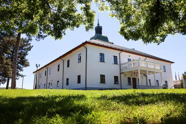 CASTLE TO CASTLE (VÁRBÓL VÁRBA)